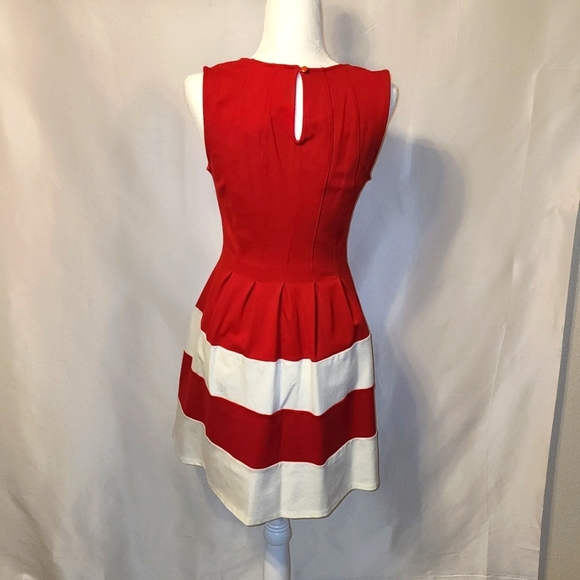 Dress - Picture 3 of 5